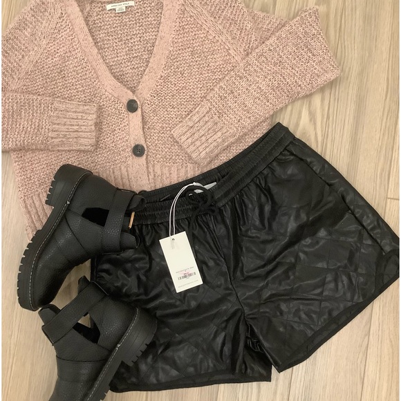 NWT DEAR JOHN QUILTED VEGAN LEATHER SHORTS❤️❤️❤️❤️ - Picture 5 of 14